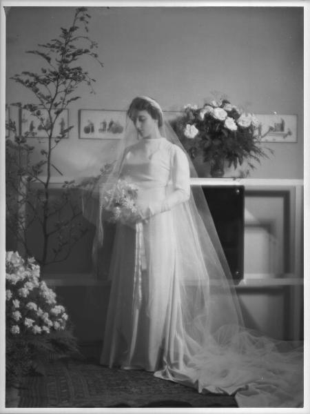 Ritratto femminile. Sposa: Ella Gennarini