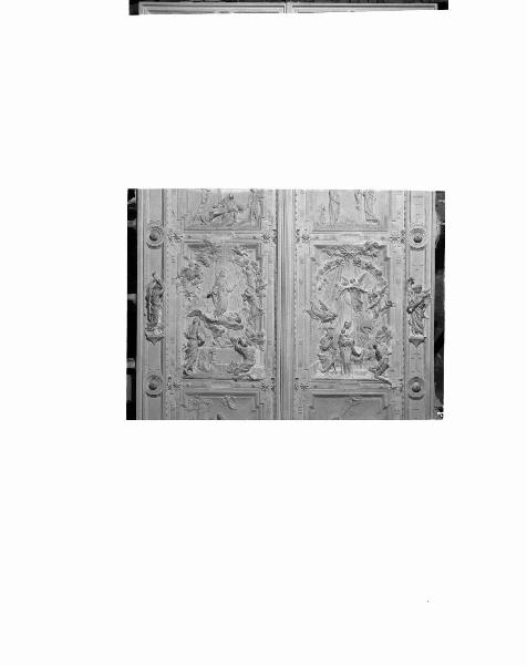 Riproduzione di opera d'arte. Scultura di Lodovico Pogliaghi: Porta centrale del Duomo di Milano - Modello in gesso