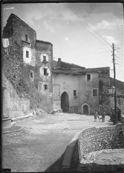 Veduta architettonica. Poggio Bustone - Porta del Buon Giorno