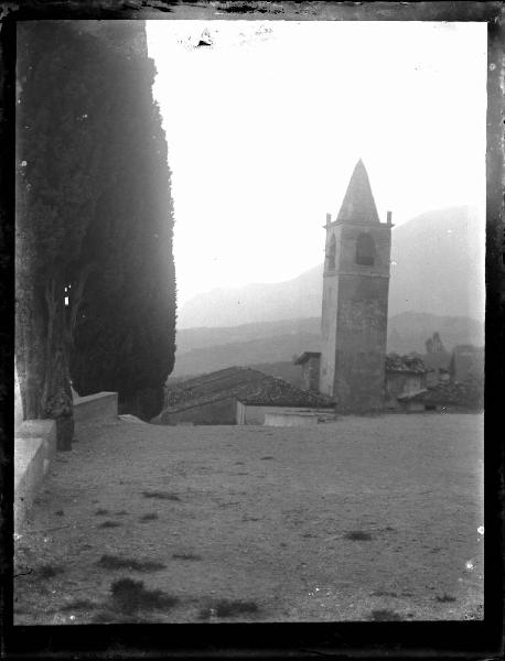 Paesaggio. Toscolano-Maderno - Gaino - Veduta del campanile della chiesa parrocchiale