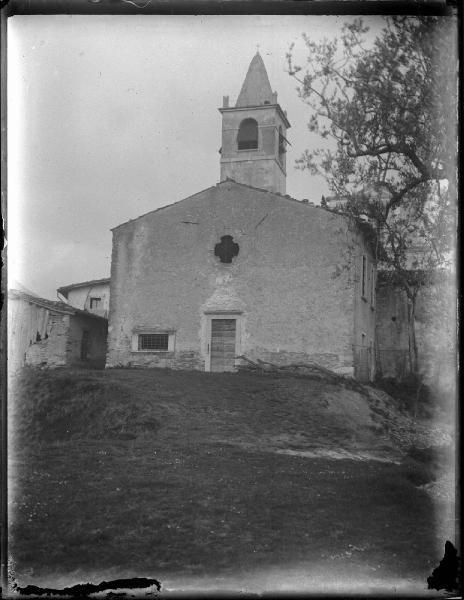 Veduta architettonica. Toscolano Maderno - Gaino - Chiesa parrocchiale - Facciata e campanile
