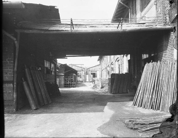 Fotografia industriale. Milano - Ditta Pietro Crespi - Stabilimento in via Andrea Verga 6