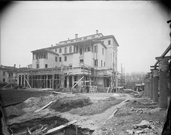 Veduta architettonica. Milano - Casa di Edoardo Majno in via Tranquillo Cremona 27 - Lavori di costruzione