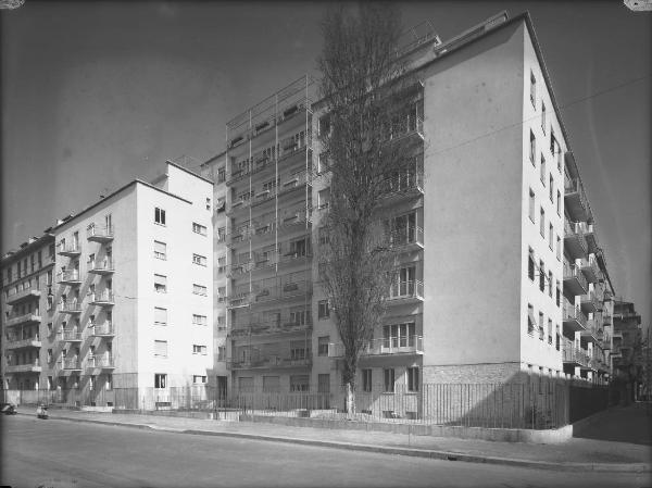 Veduta architettonica. Milano - Edificio