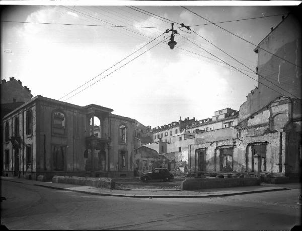 Veduta architettonica. Milano - Rovine - Esterno