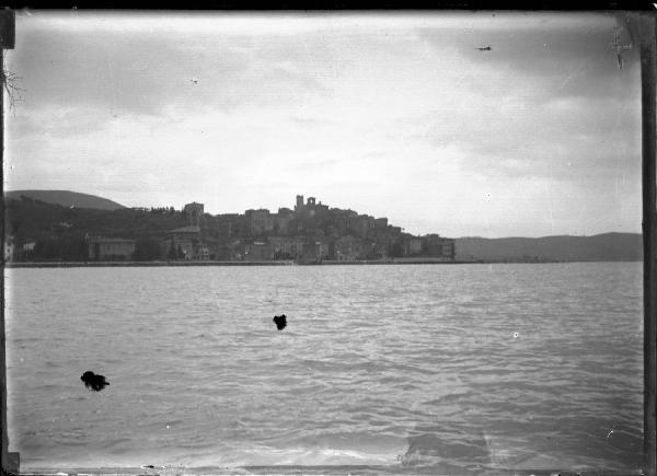 Paesaggio. Passignano sul Trasimeno - Veduta dal Lago Trasimeno