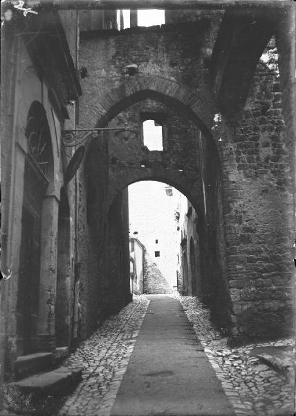 Veduta architettonica. Narni - Vicolo