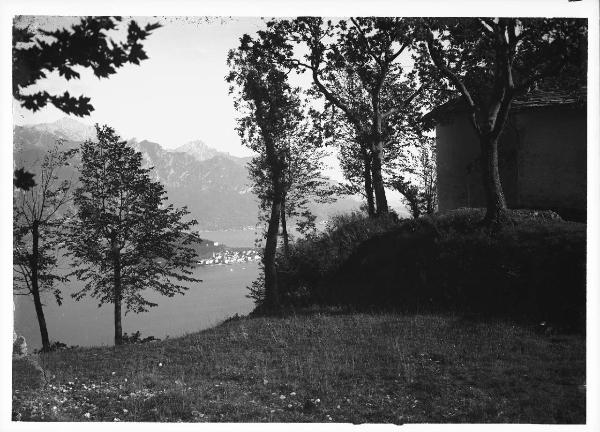 Paesaggio. Lago di Como - Griante - Cadenabbia  - chiesa di S. Martino