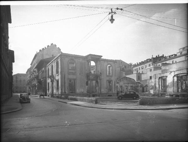 Veduta architettonica. Milano - Cantiere in via Cernaia angolo via Montebello