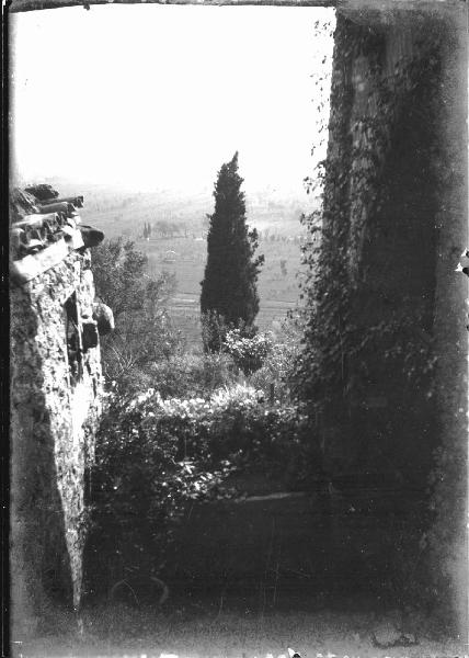 Paesaggio. Assisi - Convento di S. Damiano - Loggetta fiorita