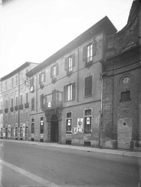 Veduta architettonica. Milano - Edificio in via Durini 20