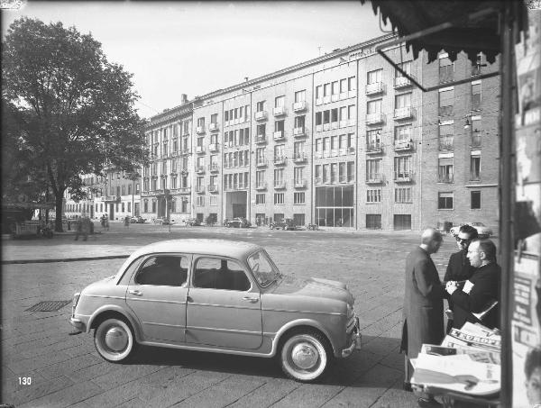 Veduta architettonica. Milano - Complesso residenziale in piazza Sant'Ambrogio