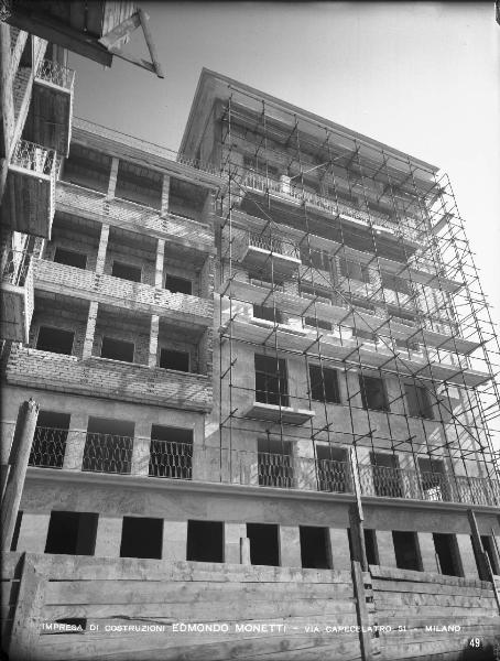 Veduta architettonica. Milano - Cantiere in via Varese