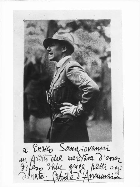 Ritratto in uniforme. Gabriele D'Annunzio