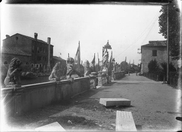 Paesaggio. Chioggia - Balaustra del Canale Perotolo