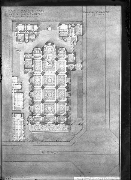 Riproduzione di disegno. Milano - Progetto per la chiesa di S. Pio V e S. Maria di Calvairate - Pianta