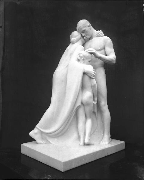 Riproduzione di opera d'arte. Scultura di Giuseppe Enrini: Monumento funebre alla famiglia Bonfiglio