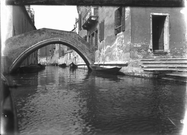 Veduta architettonica. Venezia - Canale