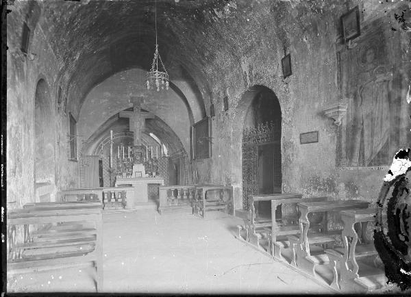 Veduta architettonica. Assisi - Chiesa di S. Damiano - Interno