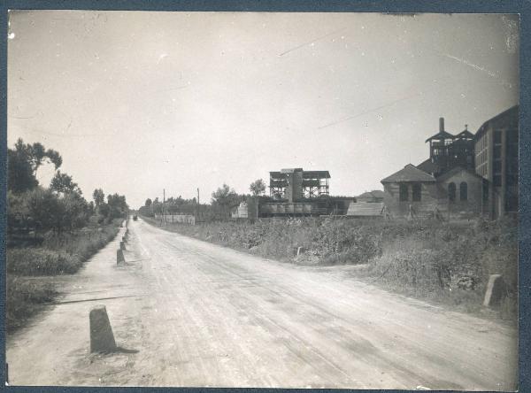 Paesaggio. Vercelli - strada e edifici