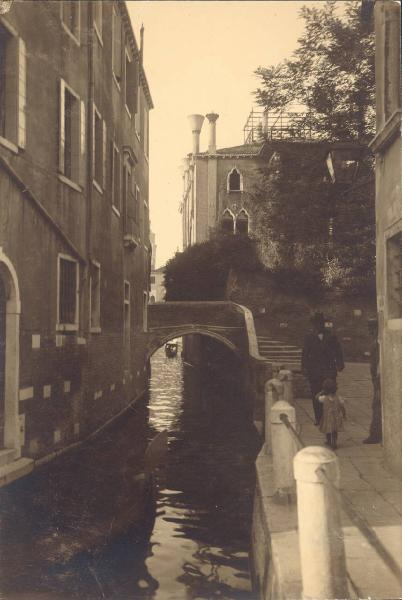 Veduta architettonica. Venezia - Canale