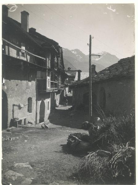 Paesaggio. Val Chisone - Pragelato - Veduta di un vicolo