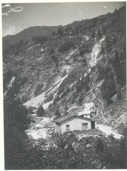 Paesaggio. Val Germanasca - Pomeifrè - Cave di talco