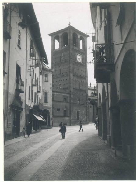 Veduta architettonica. Pinerolo - Duomo - Campanile