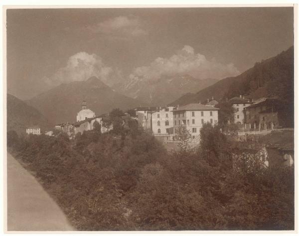 Paesaggio. Val Camonica - Corteno Golgi - Veduta