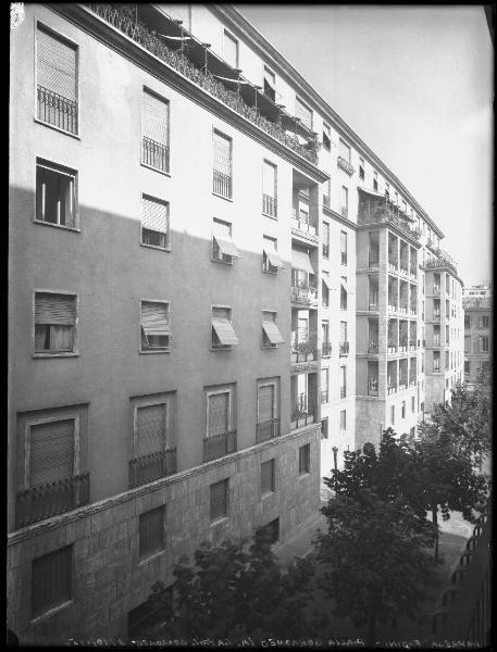 Veduta architettonica. Milano - Edificio in via Borromei