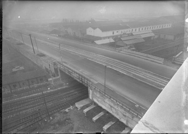 Veduta architettonica. Milano - Ponte di via Ripamonti