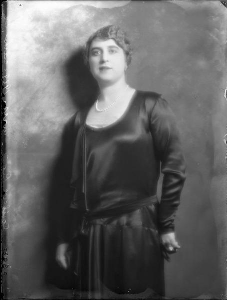 Ritratto femminile. Lidia Caribova