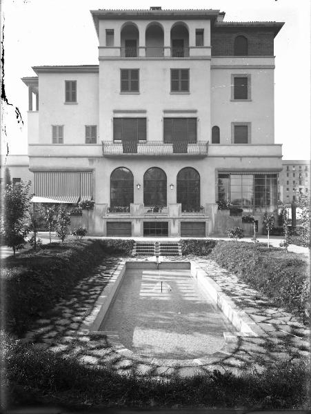 Veduta architettonica. Milano - Casa di Edoardo Majno in via Tranquillo Cremona 27