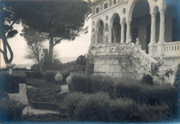 Veduta architettonica. Ventimiglia - La Mortola - Giardini botanici Hanbury e Villa Orengo