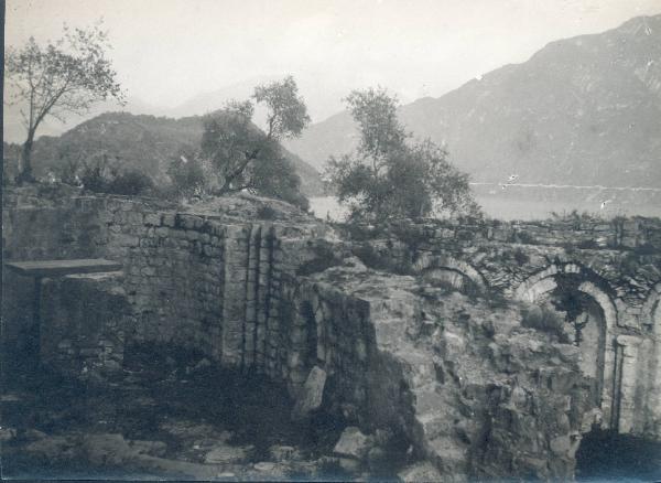 Paesaggio. Lago di Como - Ossuccio - Isola Comacina - Ruderi della Basilica di S.Eufemia