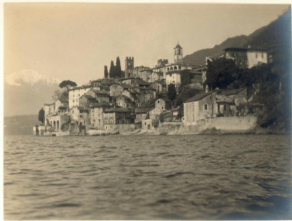 Paesaggio. Lago di Como - Dervio - Corenno Plinio- Veduta