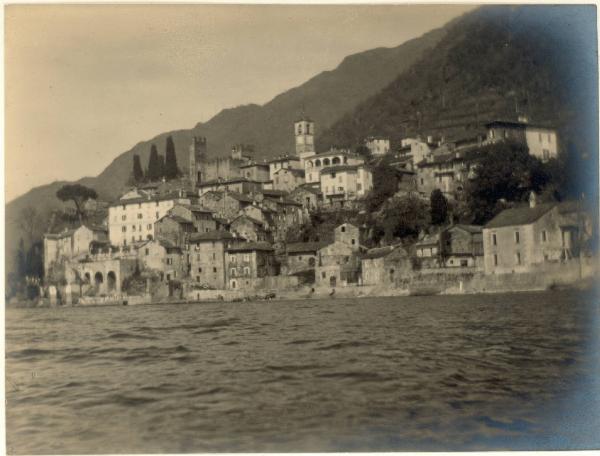 Paesaggio. Lago di Como - Dervio - Corenno Plinio- Veduta