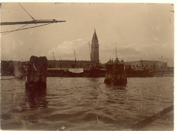 Paesaggio. Venezia - Veduta dalla laguna - Campanile di San Marco