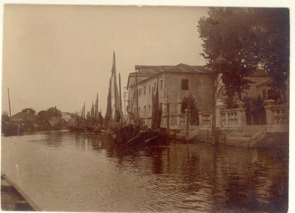 Paesaggio. Chioggia - Balaustra del Canale Perotolo