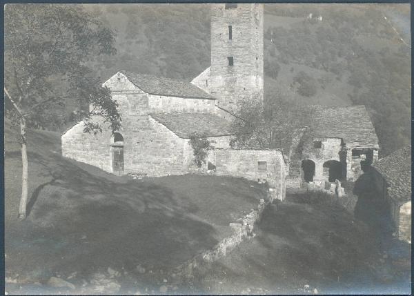 Veduta architettonica. Ossuccio - Abbazia di S. Benedetto in Val Perlana