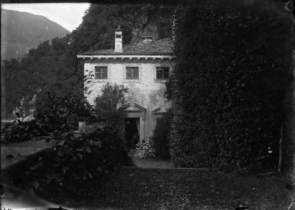 Paesaggio. Lago di Como - Lenno - Villa Balbianello - Giardino