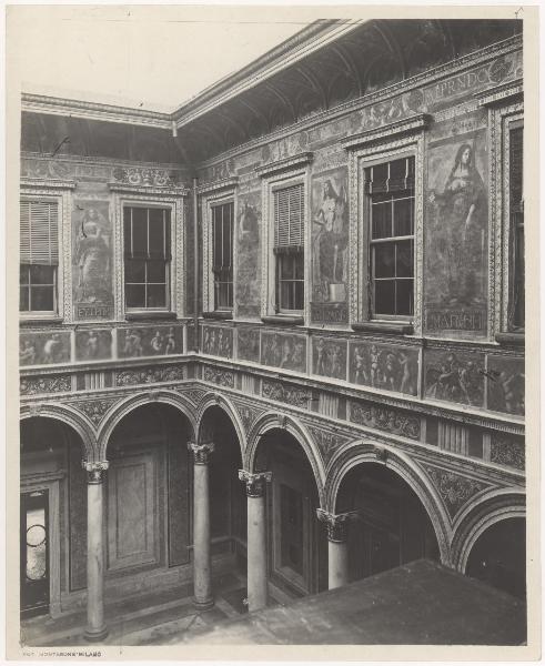 Milano - Via Bigli 11- Palazzo Bigli - Cortile e portico