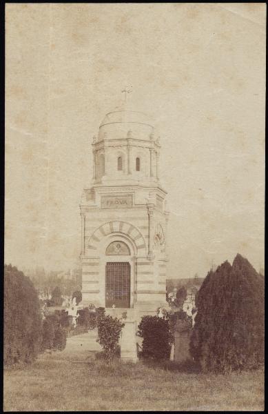 Monumento funebre - Sepolcro Frova - Luca Beltrami - Milano - Cimitero Monumentale