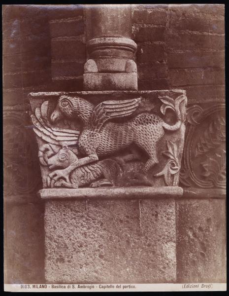 Milano - Basilica di Sant'Ambrogio - Portico - Particolare di capitello