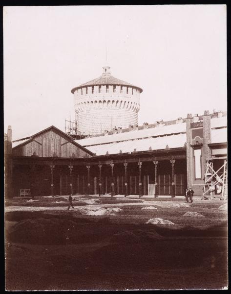 Milano - Castello Sforzesco - Torrione est (del Carmine) e Piazza d'armi - Allestimento per le Esposizioni Riunite del 1894