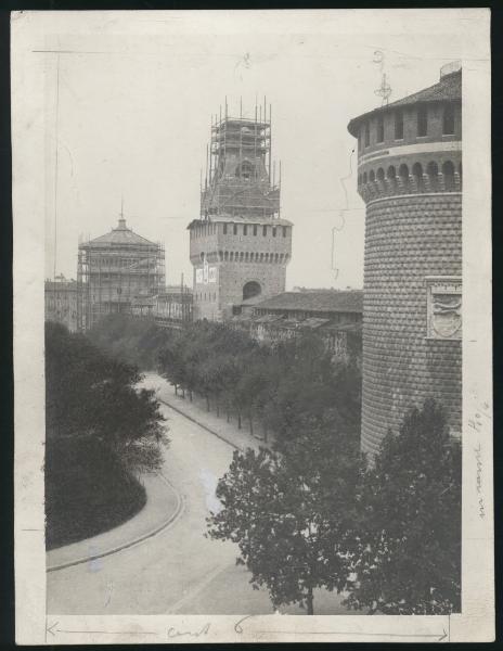 Milano - Castello Sforzesco - Torre Umberto I, detta del Filarete e Torrioni circolari