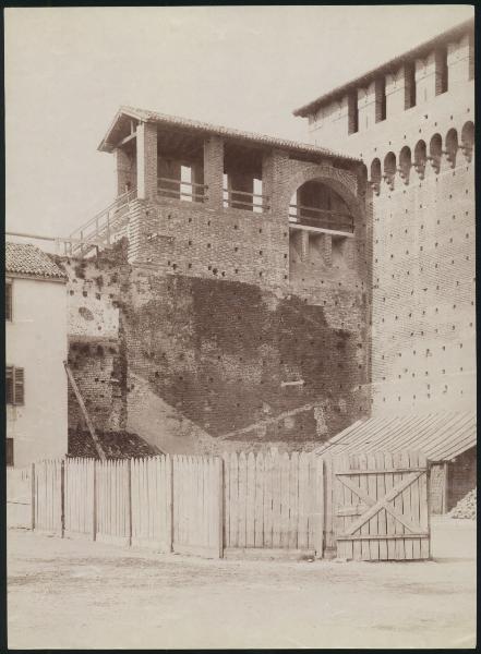 Milano - Castello Sforzesco - Piazza d'Armi e Rocchetta - Cantiere