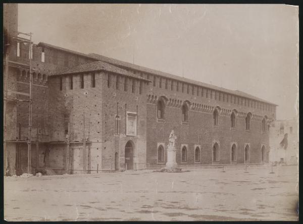 Milano - Castello Sforzesco - Corte Ducale e Torre di Bona di Savoia - Cantiere