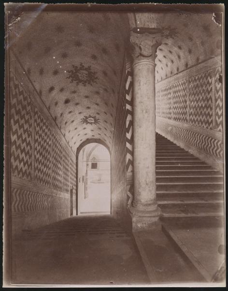 Milano - Castello Sforzesco - Corte Ducale - Scalone di accesso alla loggetta di Galeazzo Maria Sforza