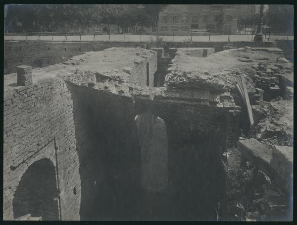 Milano - Castello Sforzesco - Rivellino del Carmine (o "di Porta Comasina")